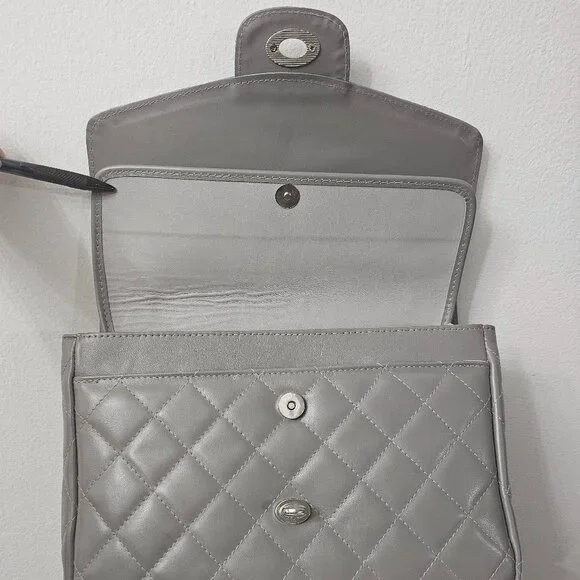 Quilted Leather Shoulder Bag - Picture 5 of 10